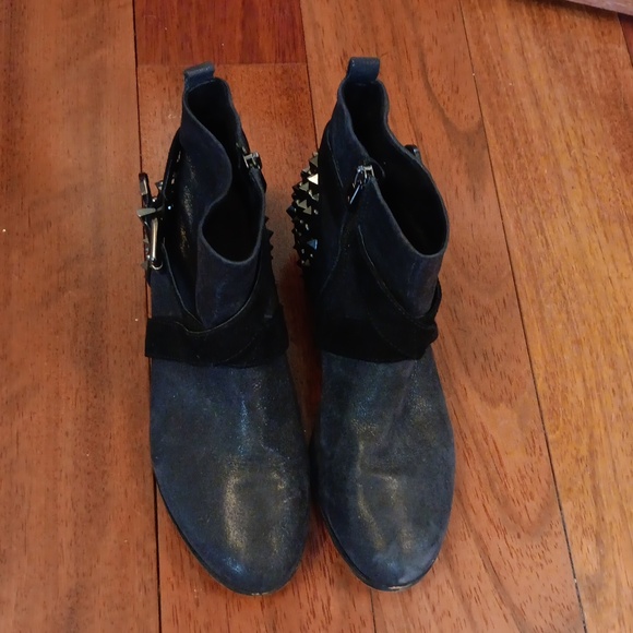 Spiked Boots - Picture 4 of 6